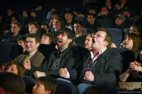 2007 год: Возбужденные фанаты 2007 год: Возбужденные фанаты