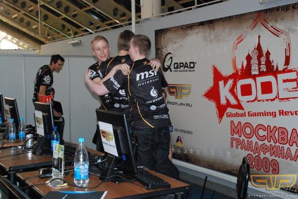Fnatic выиграли поляков Fnatic выиграли поляков