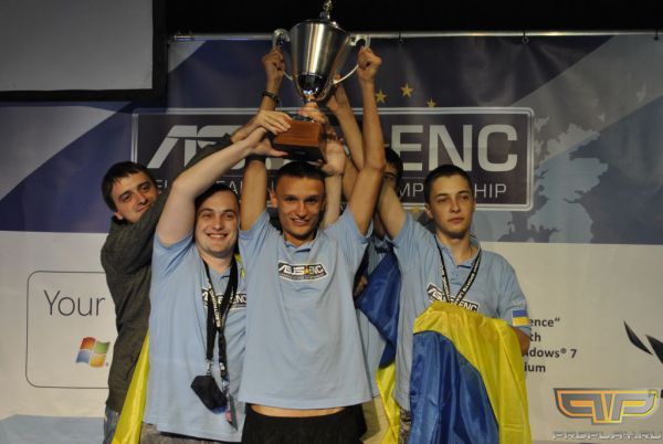 team ukr2.JPG team ukr2.JPG