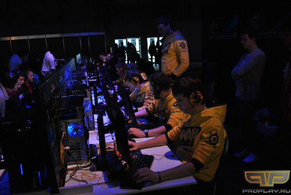 Na`Vi в первой игре турнира Na`Vi в первой игре турнира