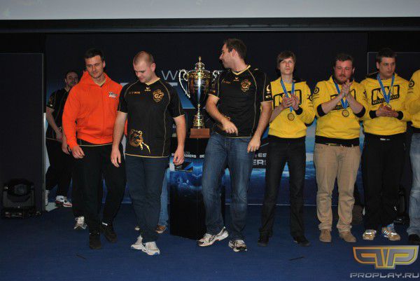 Na`Vi аплодируют полякам Na`Vi аплодируют полякам
