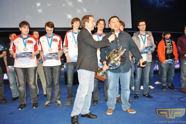 Вручение MoscowFive кубка чемпионов IEM  Вручение MoscowFive кубка чемпионов IEM
