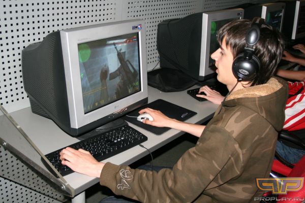 HEAD показывает, как он умеет перезаряжаться HEAD показывает, как он умеет перезаряжаться